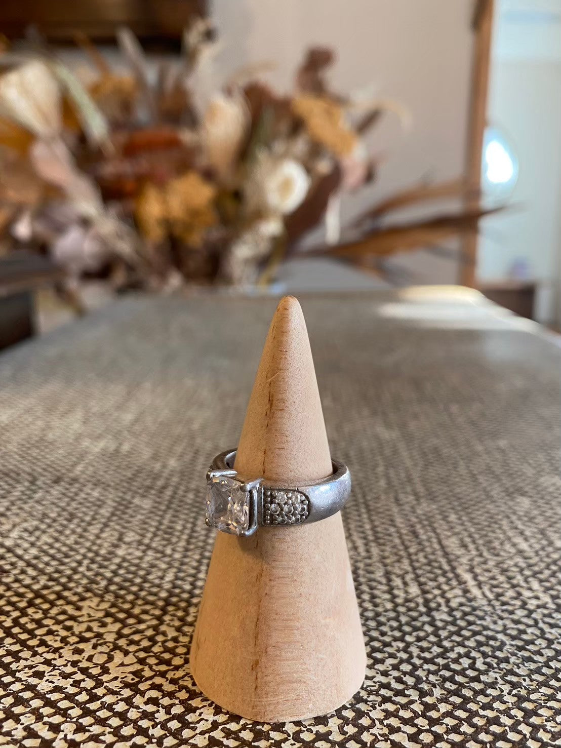 paris vintage ring
