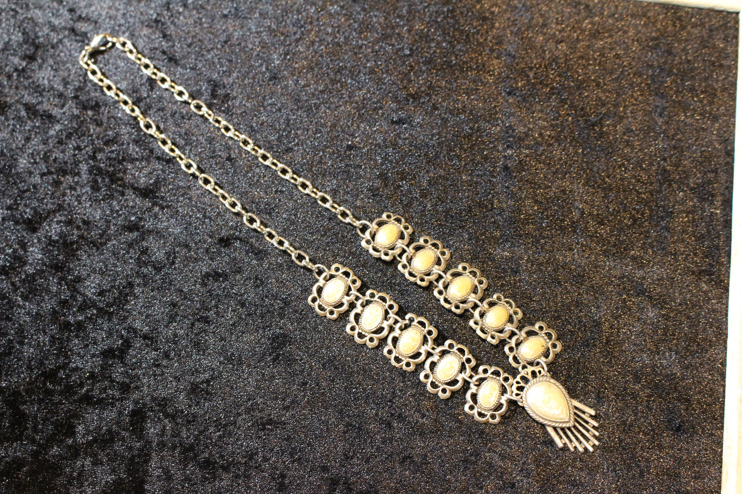 paris vintage necklace