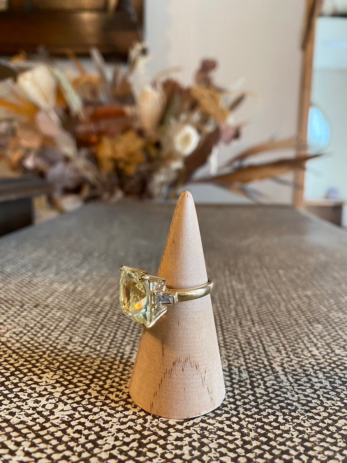 paris vintage ring
