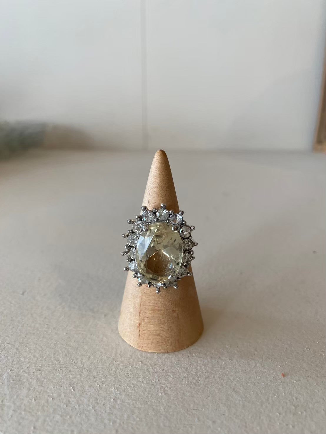 paris vintage ring