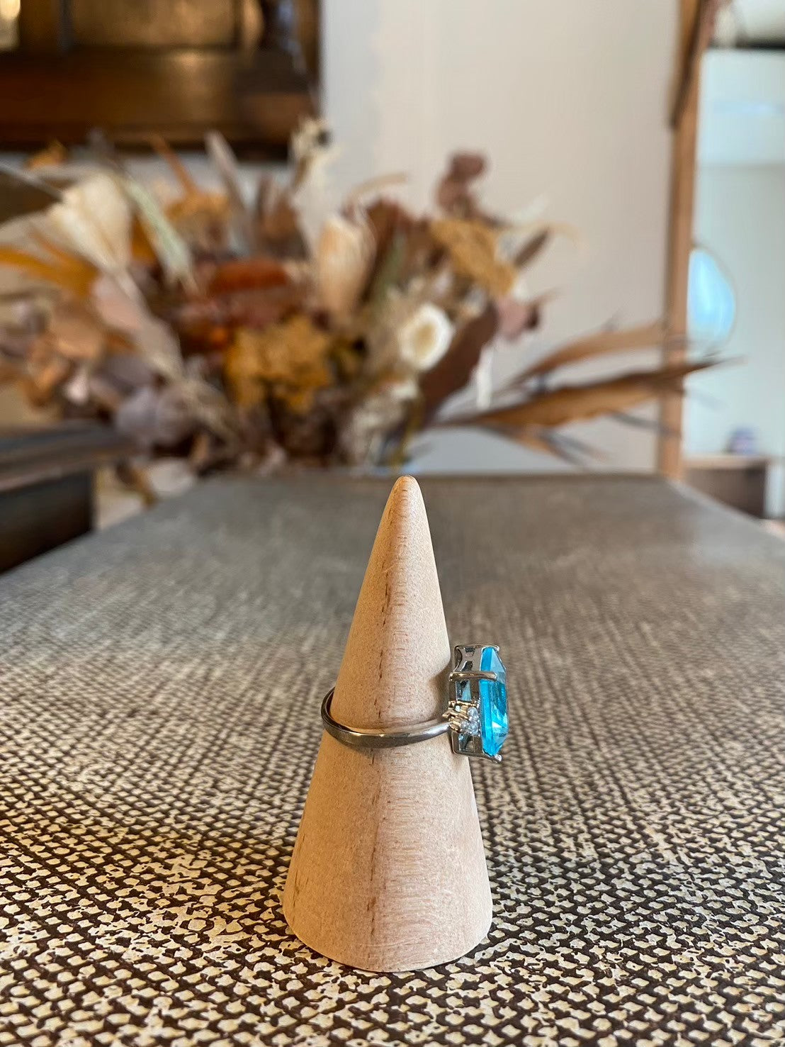 paris vintage ring